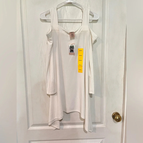 WILL NOT TAKE LESS NWT White Philosophy Exposed Shoulder Top - Picture 1 of 5
